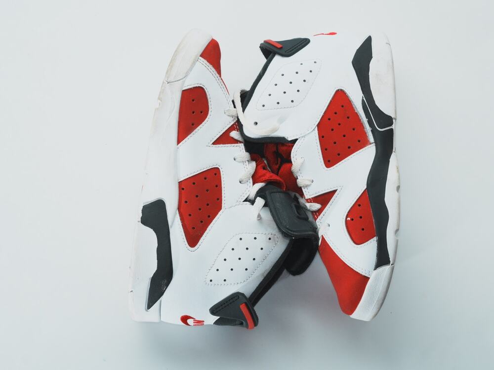Air Jordan 6 Retro Carmine 2021 White Red Black Kids 2Y 384666-106